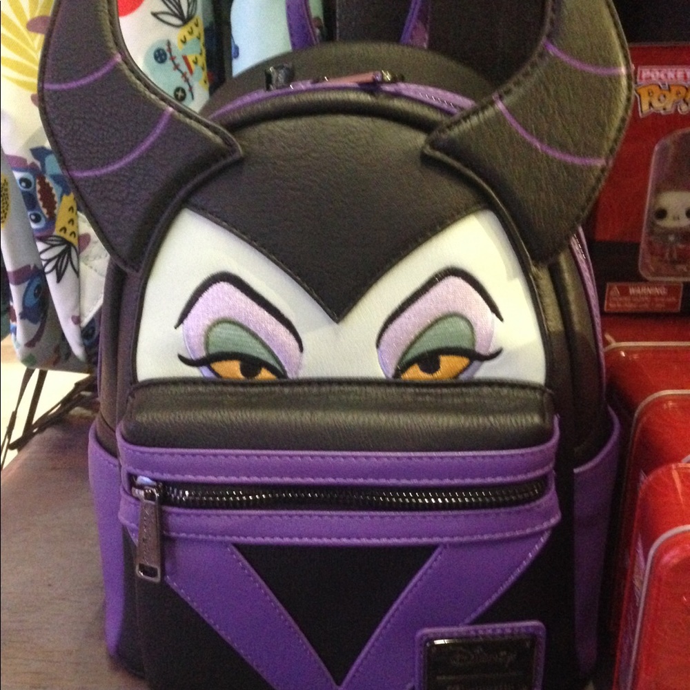 ISO clothes & bags!!!❤️ - Picture 3 of 7